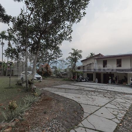 Bens Homestay Mitra Reddoorz Bogor Eksteriør bilde